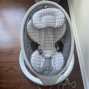 Munchkin Bluetooth Enabled Lightweight Baby Swing